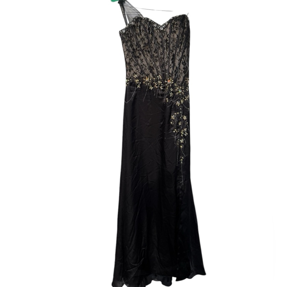 Elegant Black and Gold Evening Gown